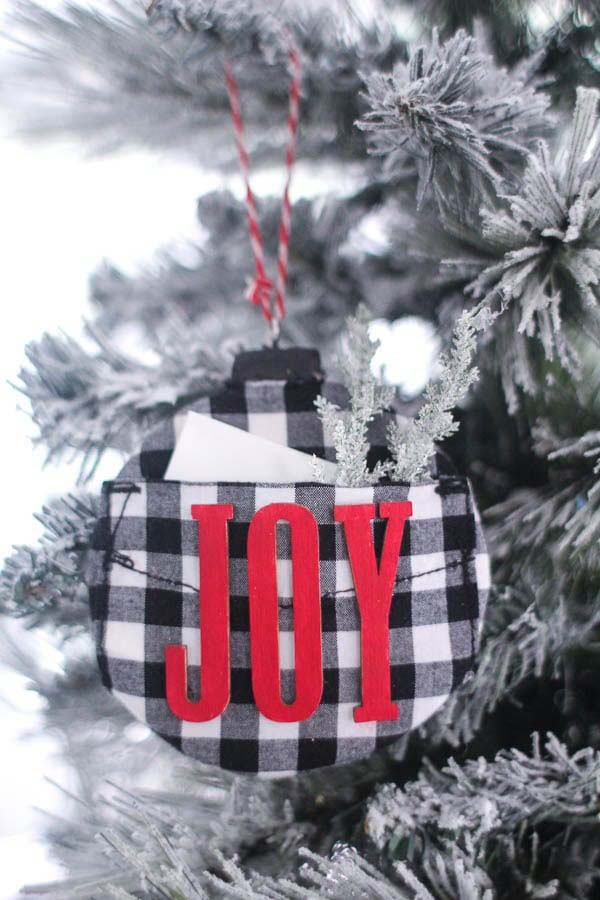 Upcycled Plaid Ornament #Christmas #buffalocheck #diy #decorhomeideas