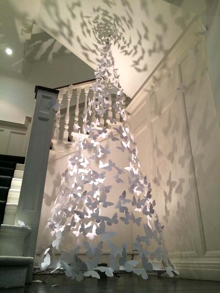 White Butterflies Christmas Tree #Christmas #trees #decorhomeideas