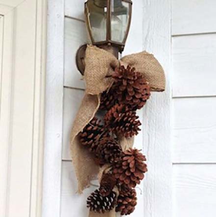 Burlap Pinecone Hanging Decoration #Christmas #rustic #diy #decorhomeideas 