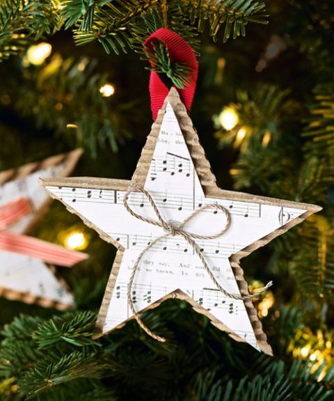 Cardboard Music Star Ornament #Christmas #rustic #diy #ornaments #decorhomeideas 