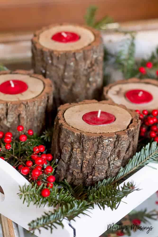 DIY Rustic Wood Candle Holders #Christmas #rustic #diy #decorhomeideas 