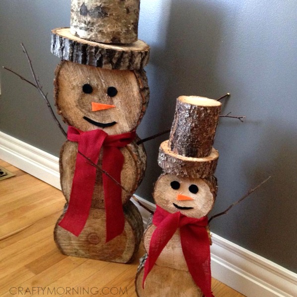 Log Snowmen Decorations for Christmas #Christmas #rustic #diy #decorhomeideas 