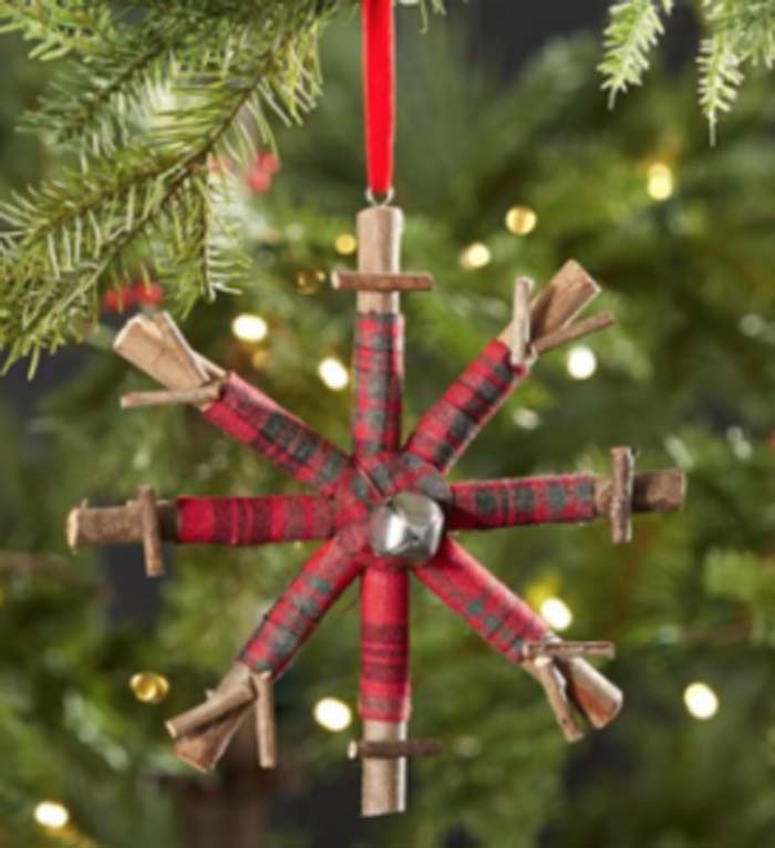Plaid Twig Snowflake Ornament #Christmas #rustic #diy #ornaments #decorhomeideas 