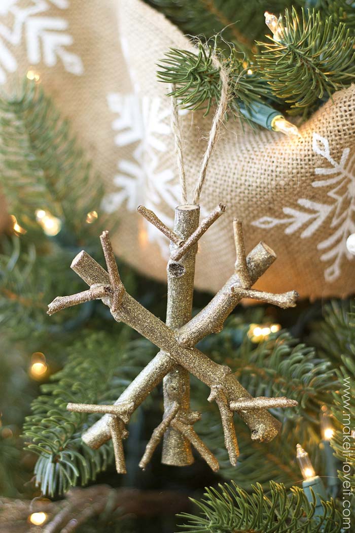 Twig Snowflake Ornament #Christmas #rustic #diy #ornaments #decorhomeideas 