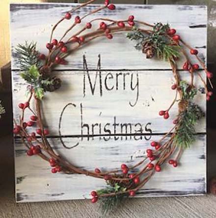 White Chalk Paint Rustic Christmas Sign #Christmas #rustic #diy #decorhomeideas 