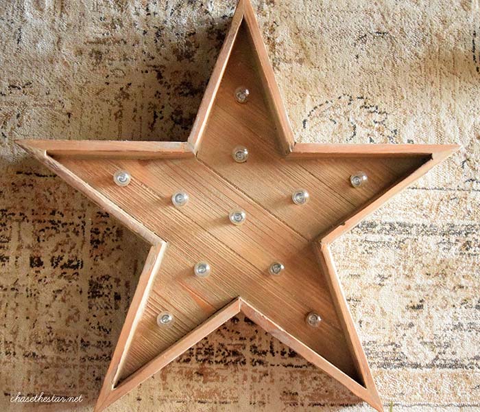70 Rustic Christmas Decorations For a Cheap Budget