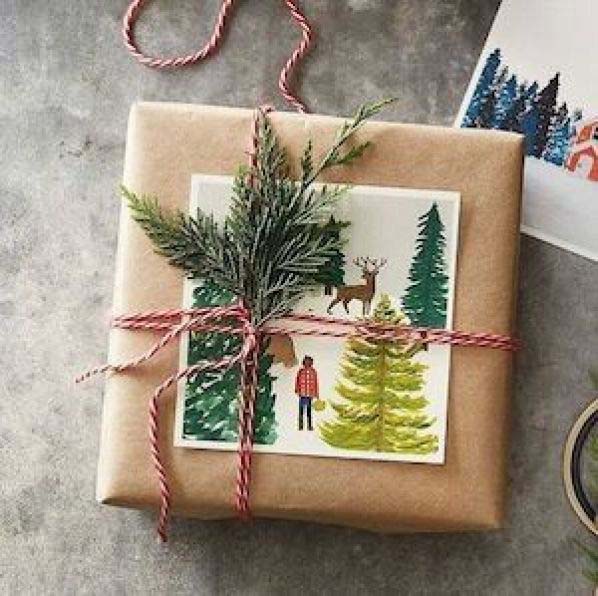 Christmas Card Gift Wrap #Christmas #diy #gift #wrapping #decorhomeideas