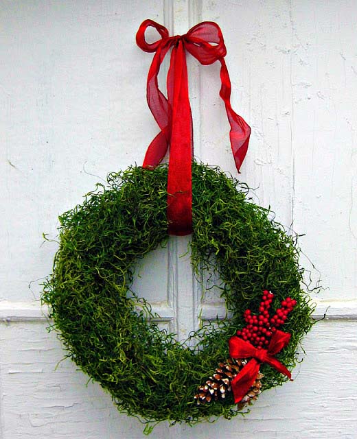 Christmas Moss Wreath #Christmas #diy #wreath #decorhomeideas