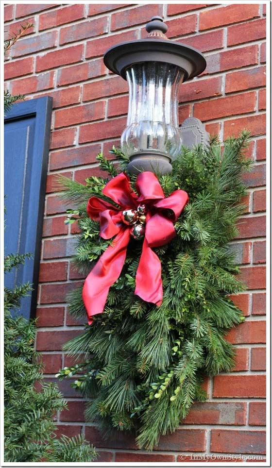 Christmas Outdoor Greenery #Christmas #natural #decoration #decorhomeideas