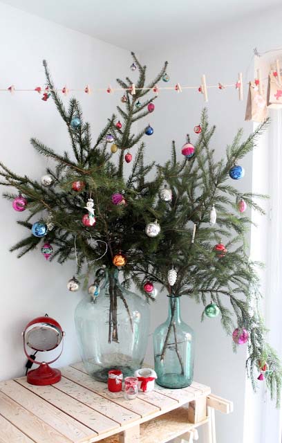 Christmas Tree in a Vase #Christmas #natural #decoration #decorhomeideas