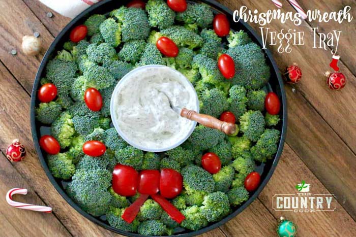 Christmas Wreath Vegetable Tray