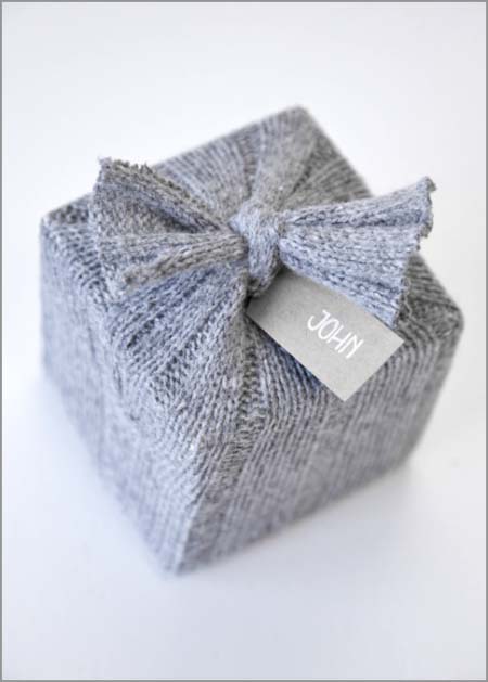Cozy Gift Wrap #Christmas #diy #gift #wrapping #decorhomeideas