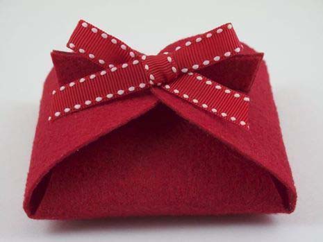 DIY Folded Gift Box #Christmas #diy #gift #wrapping #decorhomeideas