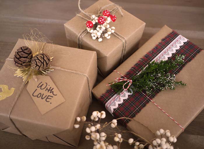 DIY Gift Wrap #Christmas #diy #gift #wrapping #decorhomeideas