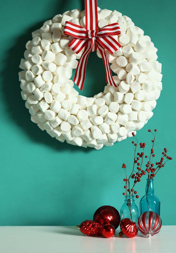 DIY Marshmellow Wreath #Christmas #diy #wreath #decorhomeideas