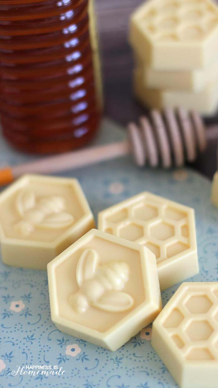 DIY Milk Honey Soap #Christmas #diy #stocking #stuffer #decorhomeideas