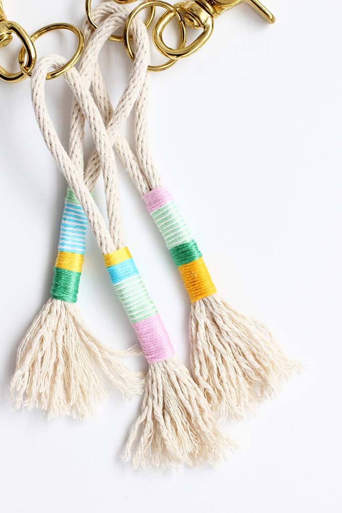 DIY Rope Tassel Keychain #Christmas #diy #stocking #stuffer #decorhomeideas