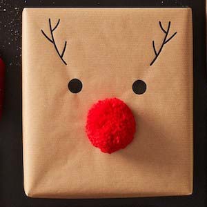 Easy Reindeer Gift Paper #Christmas #diy #gift #wrapping #decorhomeideas