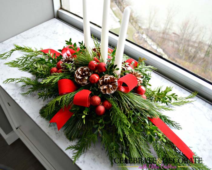 Evergreen and red Christmas Centerpiece #Christmas #natural #decoration #decorhomeideas