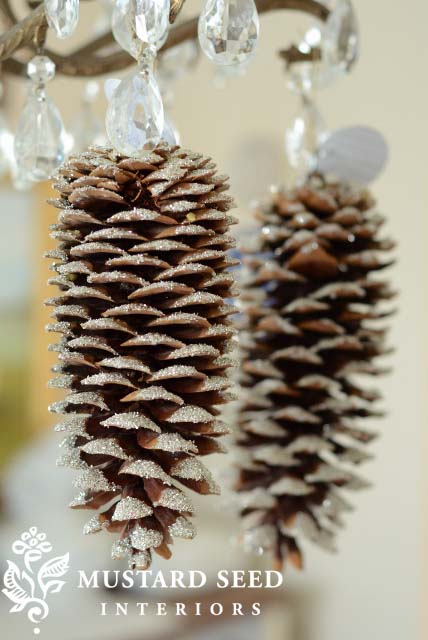 Frosted Pinecone Ornament #Christmas #natural #decoration #decorhomeideas