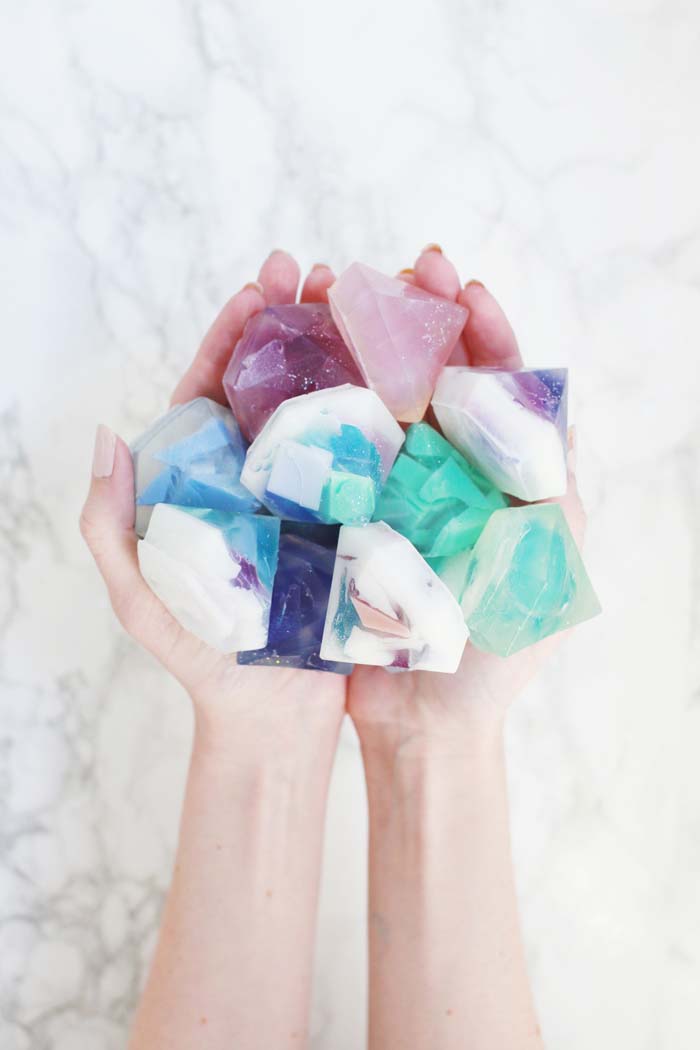 Gemstone Soap DIY #Christmas #diy #stocking #stuffer #decorhomeideas