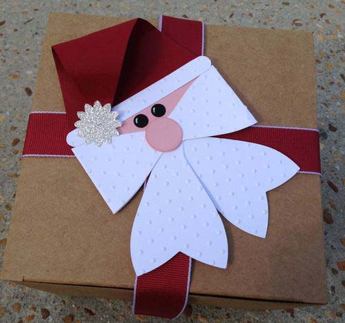 Gift Bow Santa #Christmas #diy #gift #wrapping #decorhomeideas