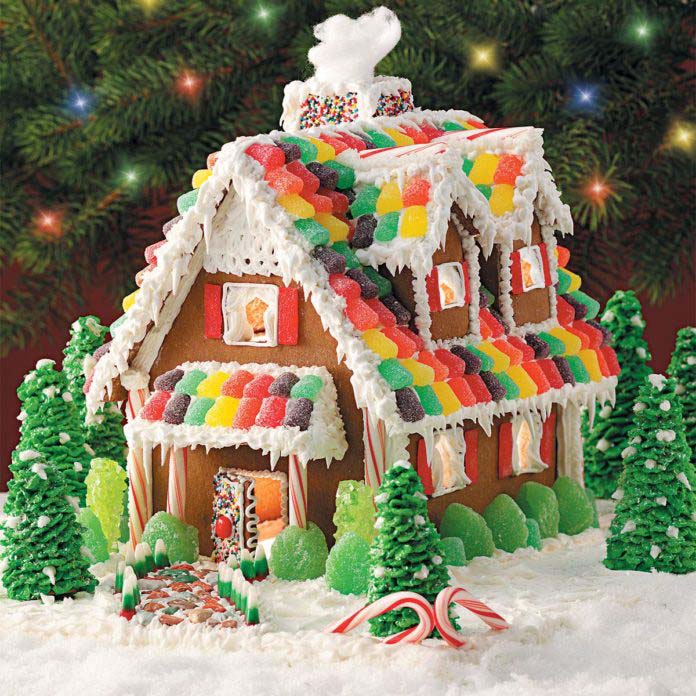 Gingerbread Christmas Cottage #Christmas #gingerbread #house #decorhomeideas