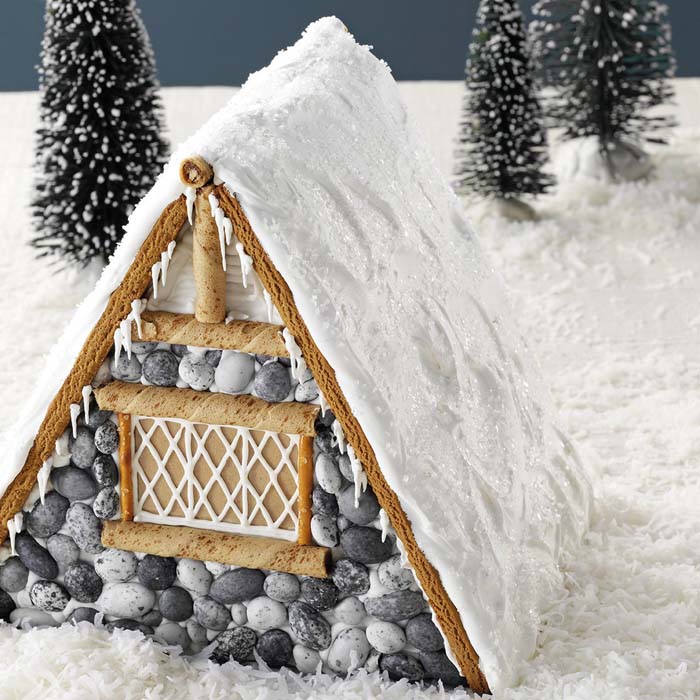 Gingerbread Lodge #Christmas #gingerbread #house #decorhomeideas