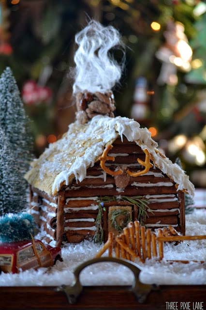 Gingerbread Log Cabin #Christmas #gingerbread #house #decorhomeideas