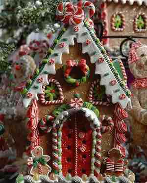 Gorgeous Gingerbread House #Christmas #gingerbread #house #decorhomeideas