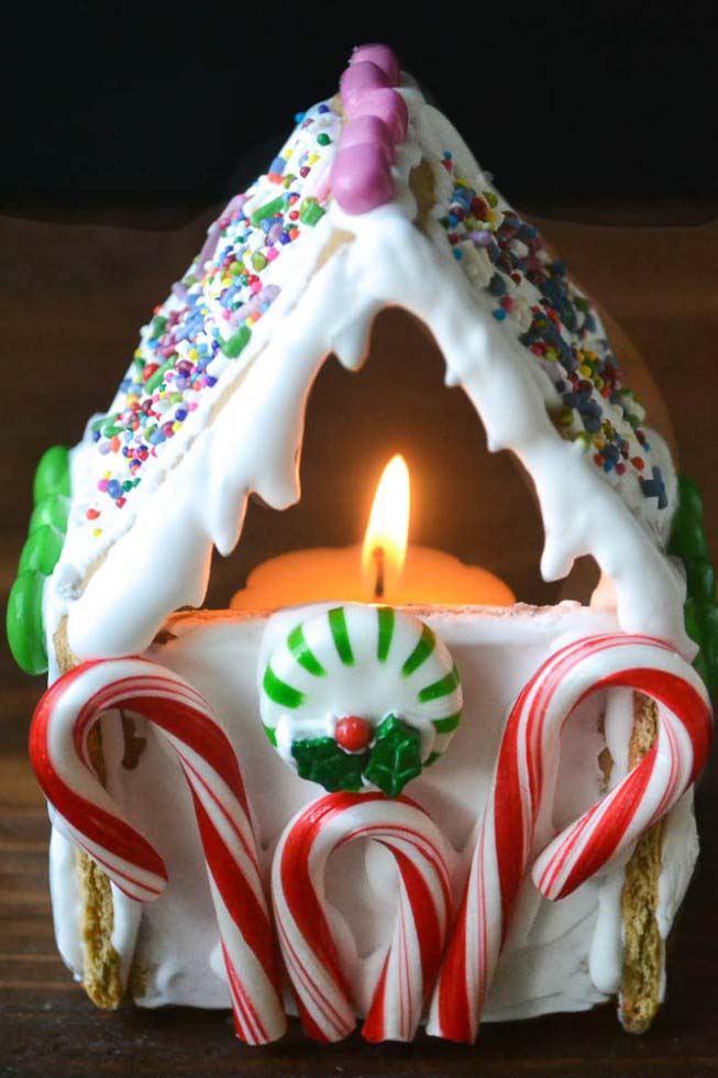 Graham Cracker Gingerbread House Votive #Christmas #gingerbread #house #decorhomeideas