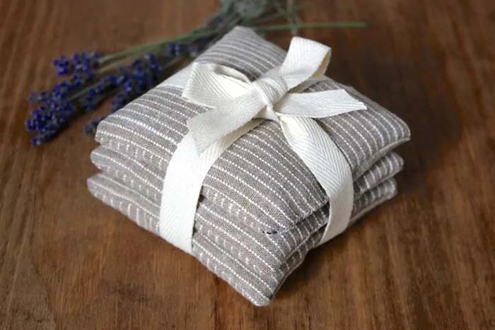 Handmade Lavender Sachets #Christmas #diy #stocking #stuffer #decorhomeideas