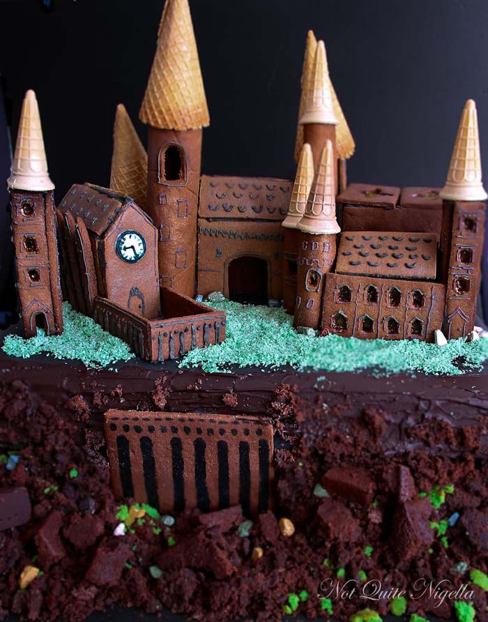 Hogwarts Gingerbread Castle #Christmas #gingerbread #house #decorhomeideas