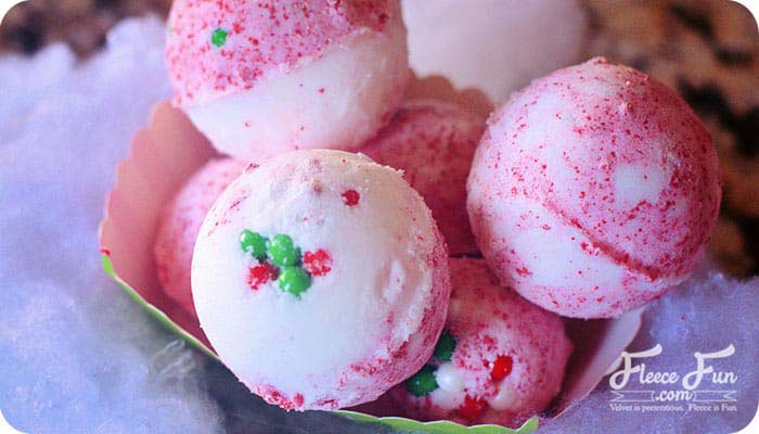 Holiday Bath Bombs #Christmas #diy #stocking #stuffer #decorhomeideas