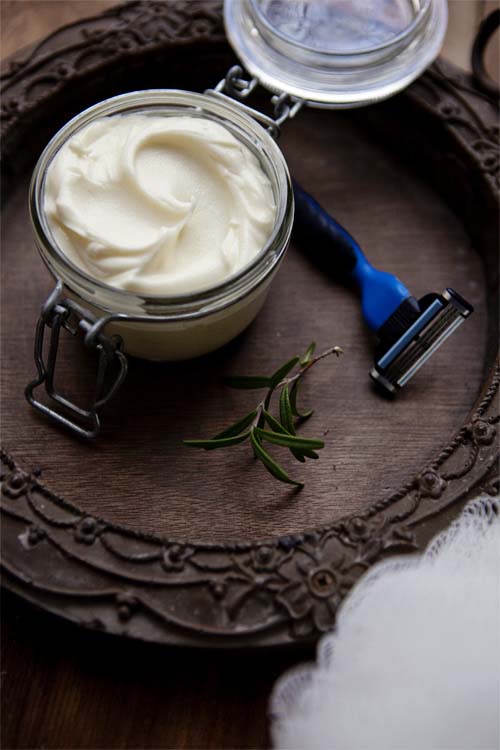 Homemade Rosemary Mint Shaving Cream #Christmas #diy #stocking #stuffer #decorhomeideas