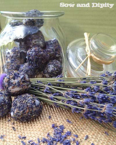 Lavender and Coconut Oil Bath #Christmas #diy #stocking #stuffer #decorhomeideas