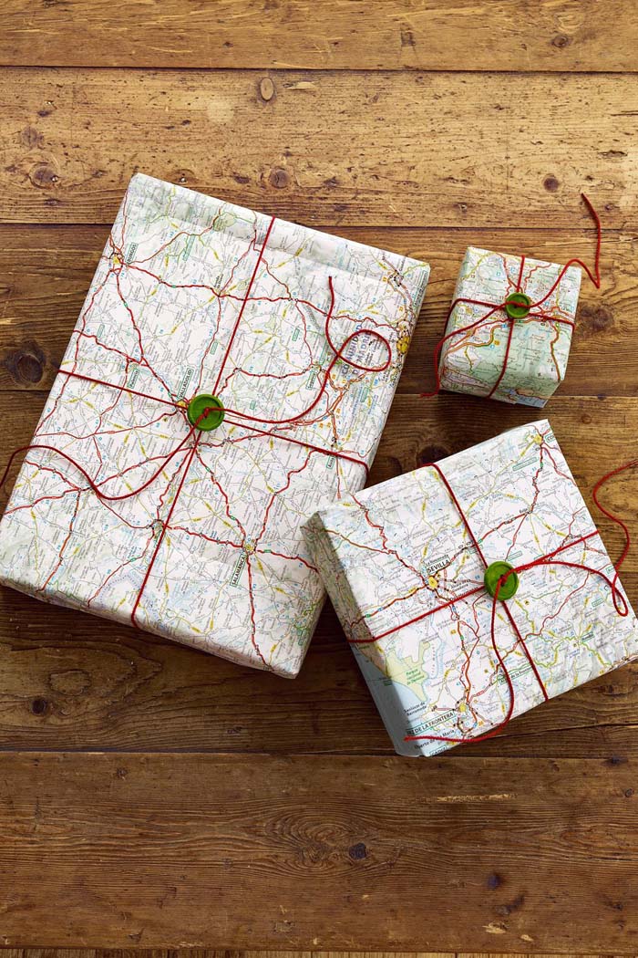 Map Christmas Paper #Christmas #diy #gift #wrapping #decorhomeideas