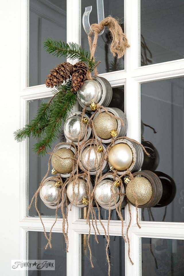 Mason Jar Lid Ornament Christmas Tree #Christmas #diy #wreath #decorhomeideas