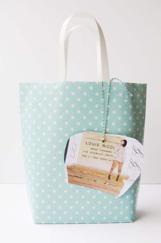 Paper Gift Bag #Christmas #diy #gift #wrapping #decorhomeideas