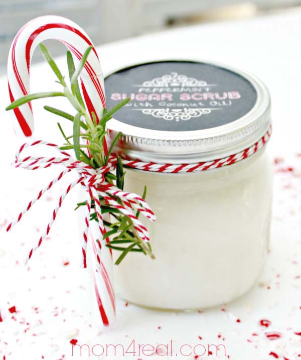 Peppermint Sugar Scrub with Coconut Oil Mason Jar #Christmas #diy #stocking #stuffer #decorhomeideas