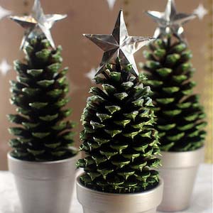 Pine Cone Christmas Trees #Christmas #natural #decoration #decorhomeideas