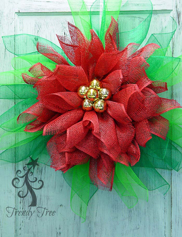 Poinsettia Wreath #Christmas #diy #wreath #decorhomeideas