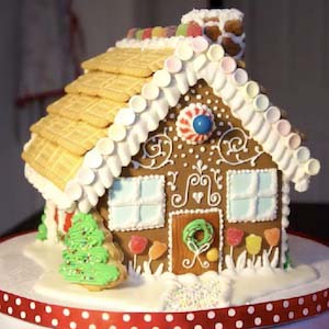 Royal Icing Gingerbread House #Christmas #gingerbread #house #decorhomeideas