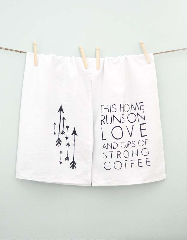 Sharpie Tea Towels #Christmas #diy #stocking #stuffer #decorhomeideas