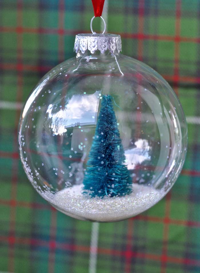 Snow Globe Ornament #Christmas #diy #stocking #stuffer #decorhomeideas