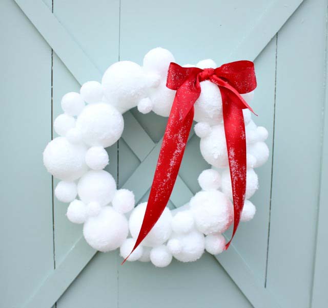 Snowball Wreath #Christmas #diy #wreath #decorhomeideas