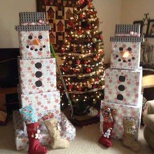 Snowman Stacked Christmas Gift Boxes #Christmas #diy #gift #wrapping #decorhomeideas