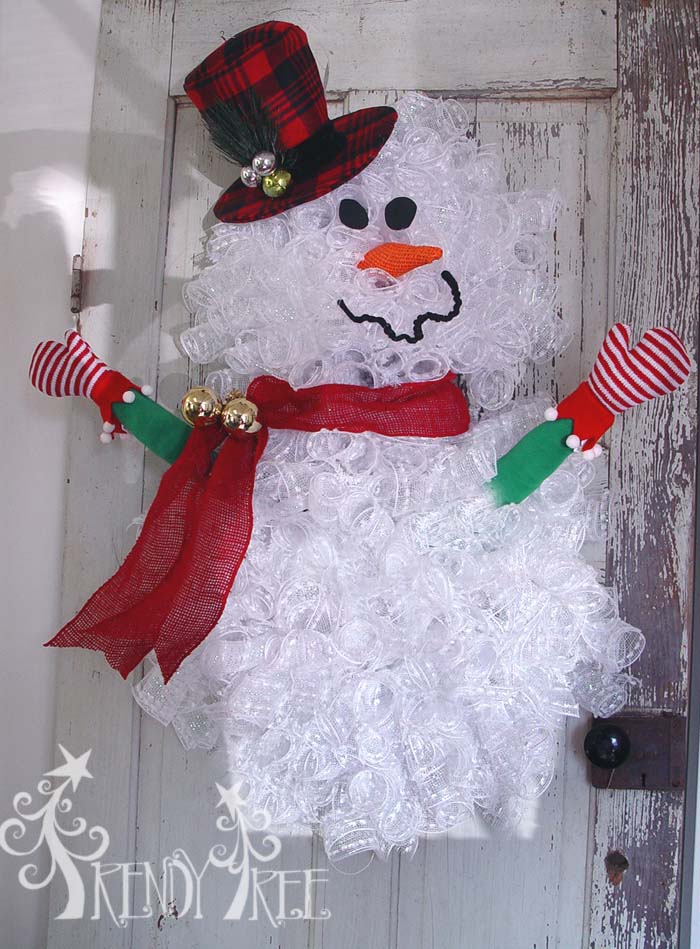 Snowman Wreath Mittens #Christmas #diy #wreath #decorhomeideas