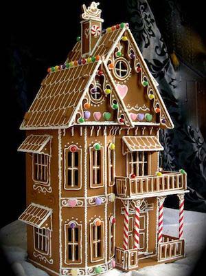 Three Story Gingerbread House #Christmas #gingerbread #house #decorhomeideas