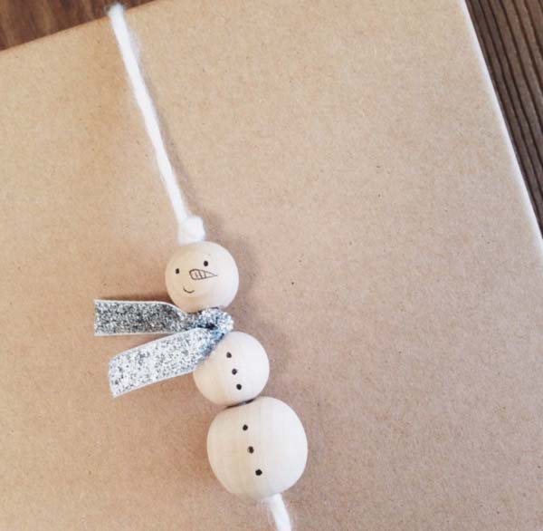 Wood Bead Snowman #Christmas #diy #gift #wrapping #decorhomeideas